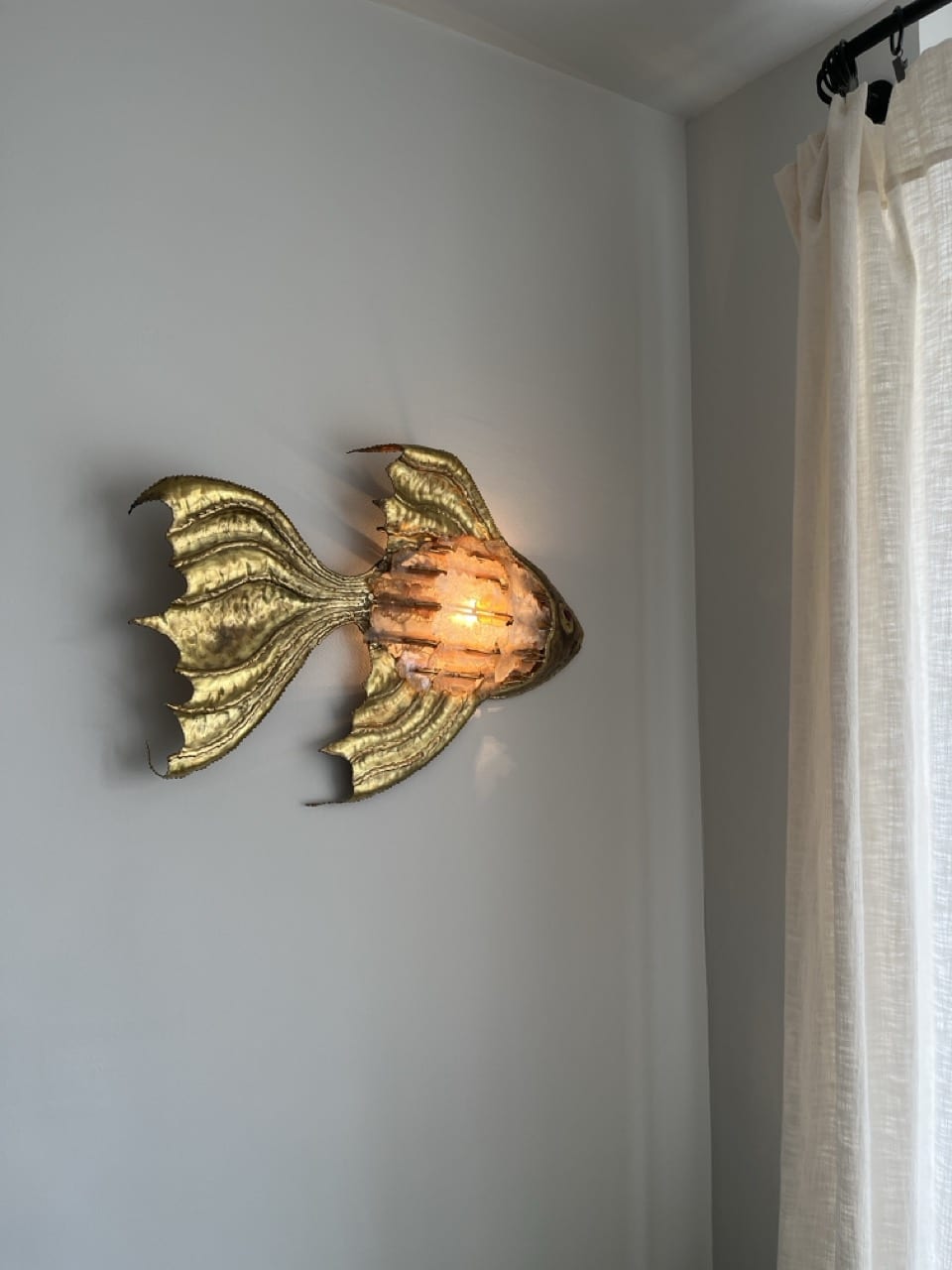 Applique murale vintage en laiton et pierres en forme de poisson, style Duval Brasseur, 1970