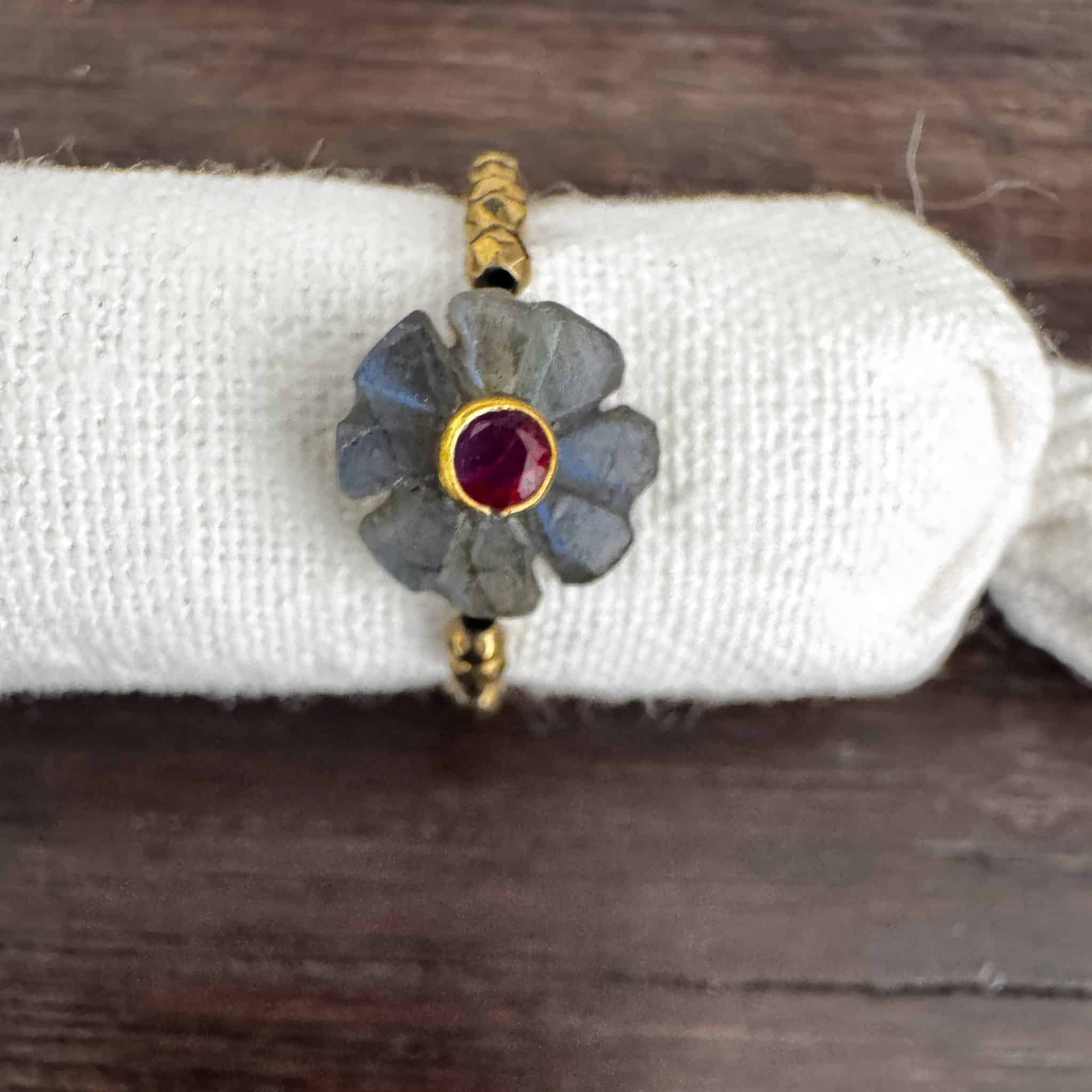 Bague Mini Flower• Le monde est stone – Image 7