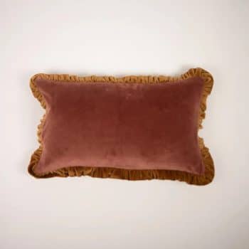 Coussin velours rouille et camel à volants (30X50)