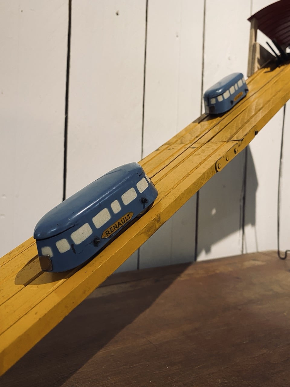 Jouet ancien funiculaire CIJ Renault, 1950 – Image 2