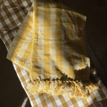 Plaid à carreaux en coton recyclé, jaune & naturel (125×175)