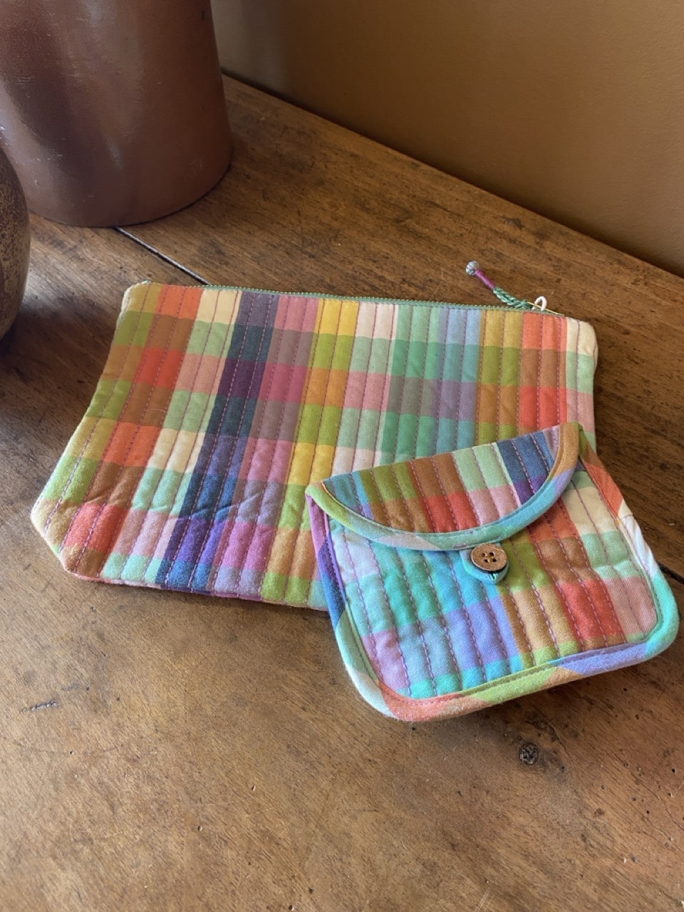 Pochette matelassée à carreaux multicolores – Image 5