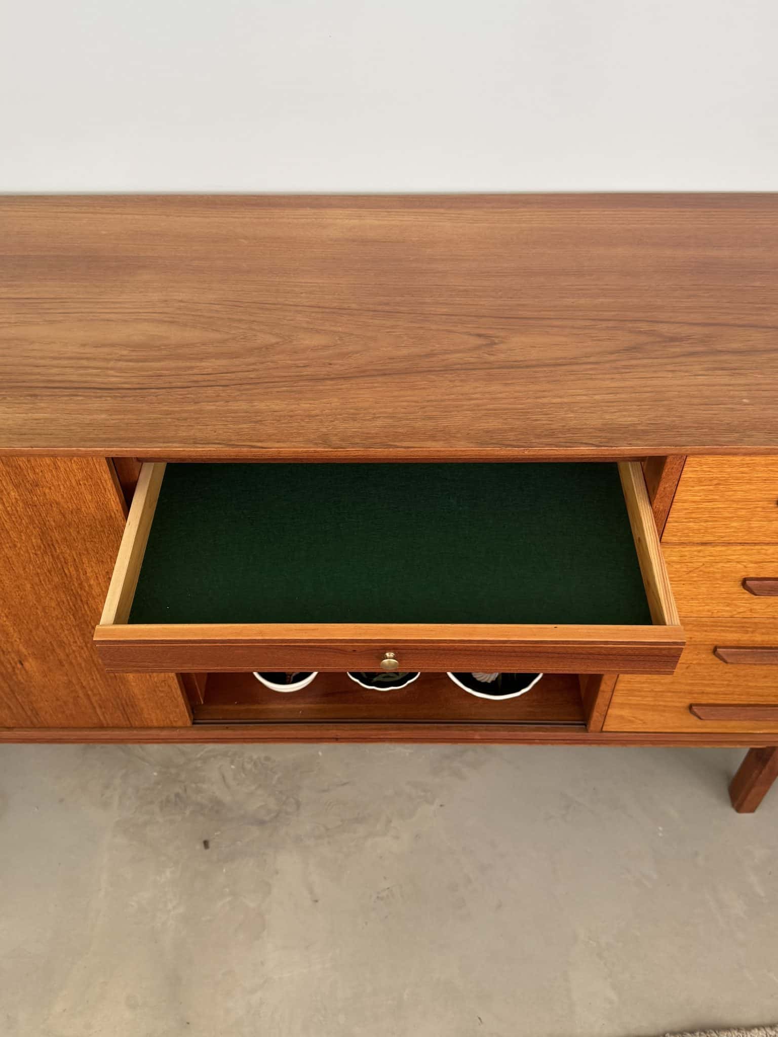 Enfilade scandinave en teck, années 1960 – Image 4