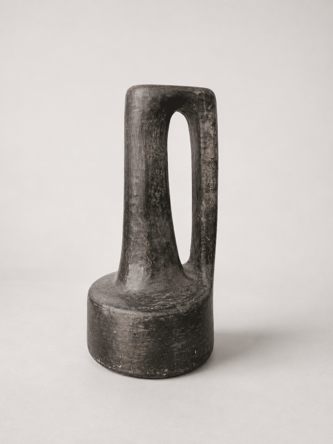 Poterie de Sejnane à anse - Terre cuite noire, Tunisie, artisanat