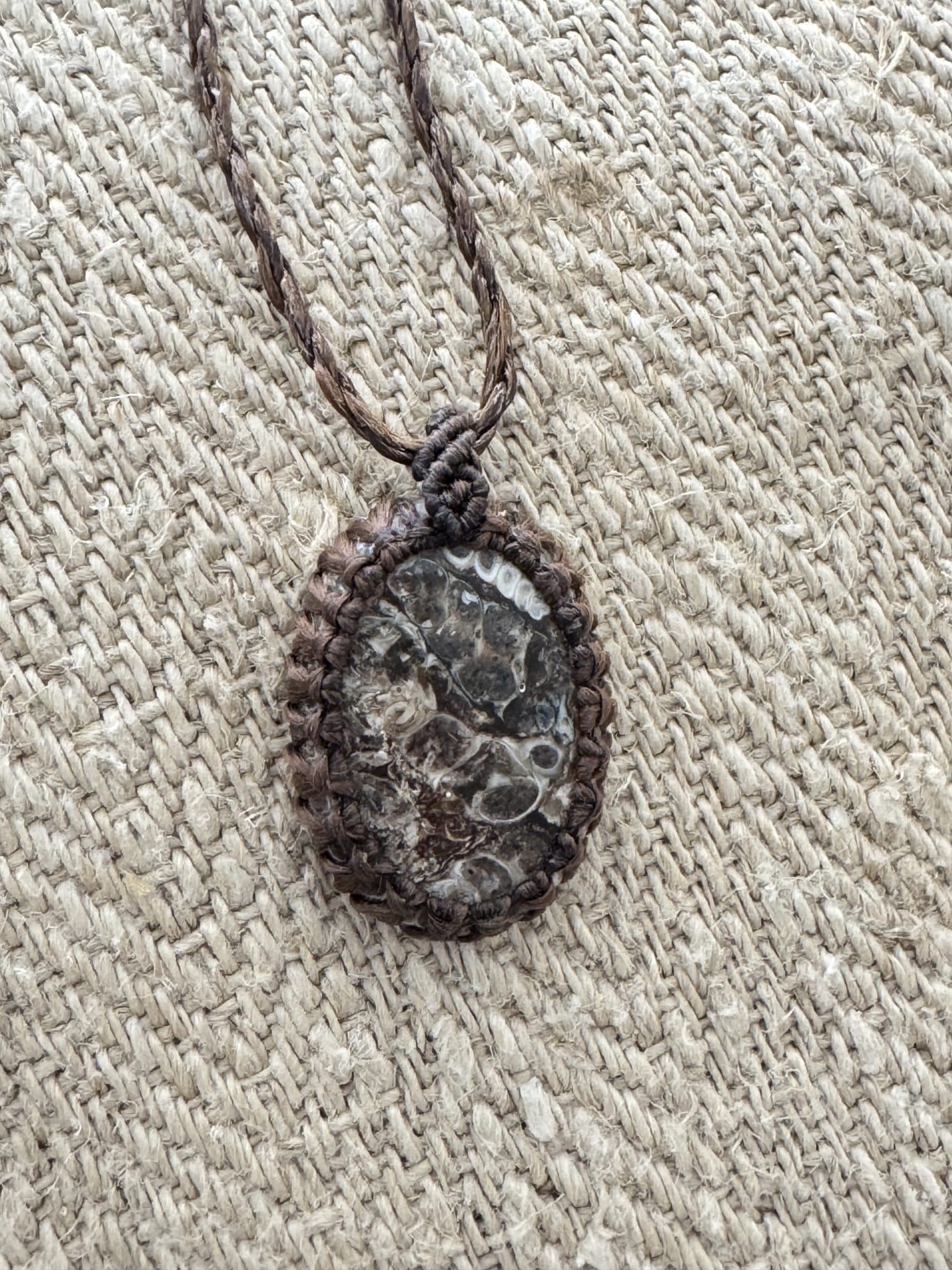 Sautoir talisman – Les Pierres Silencieuses – Image 10