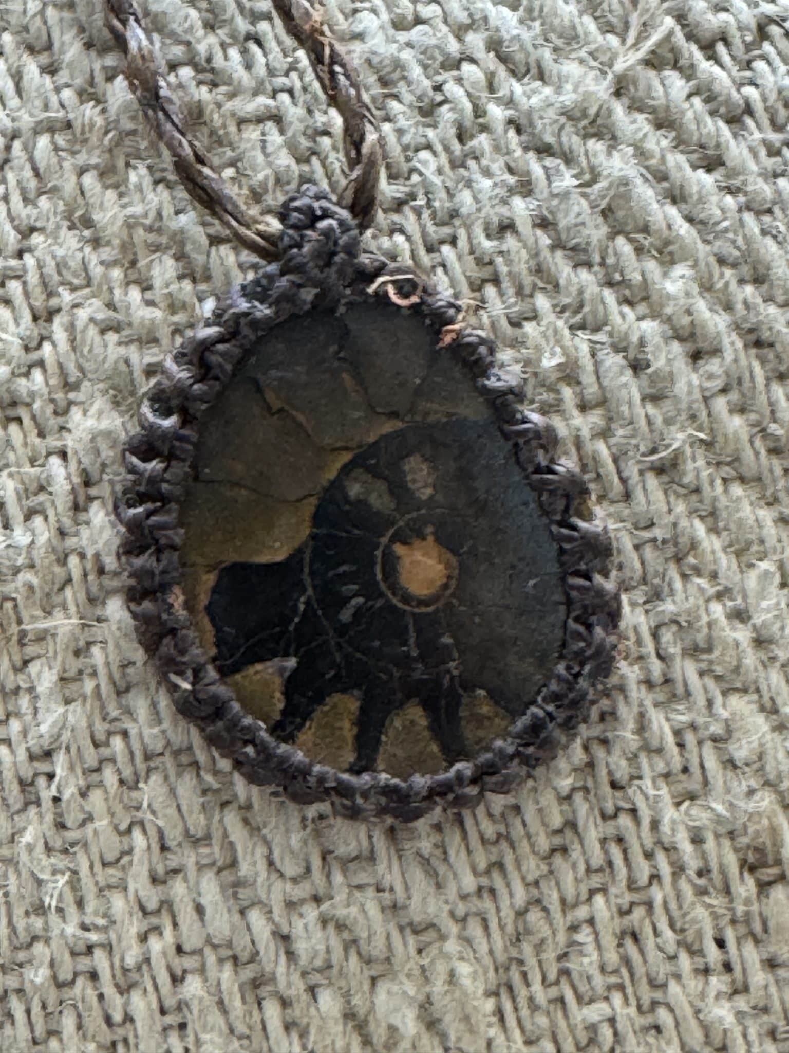 Sautoir talisman – Les Pierres Silencieuses – Image 20