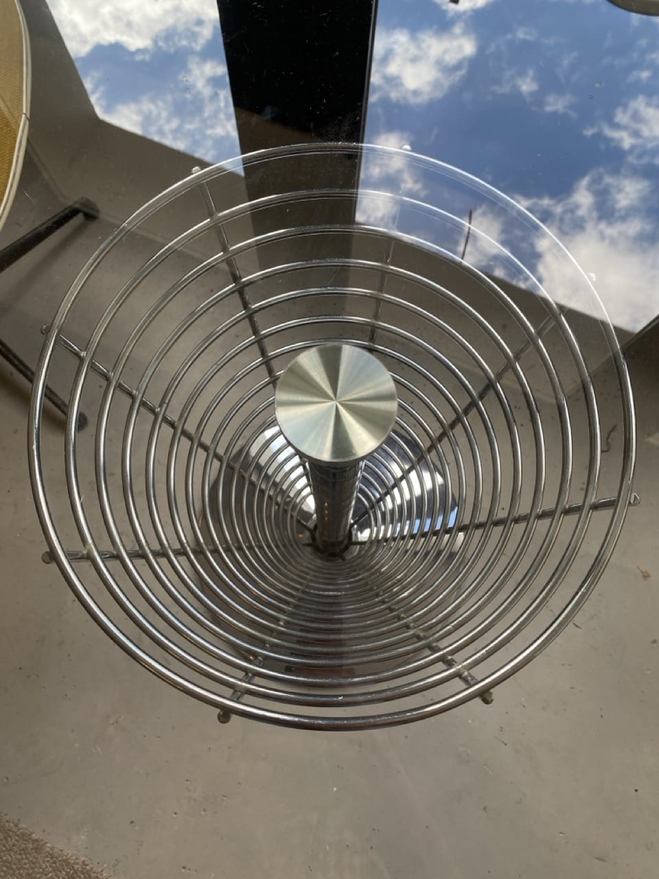 Table sculpturale en métal et verre par Verner Panton pour Fritz Hansen, 1980 – Image 5