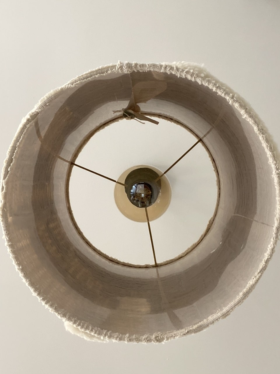 Abat-jour sculptural “Igloo” en laine tuftée – Image 8