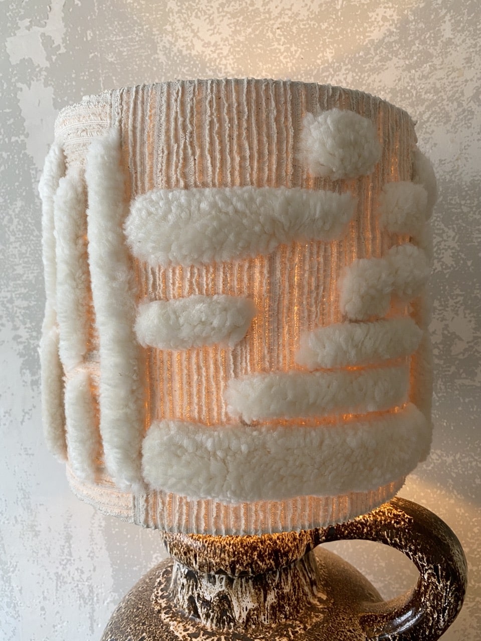 Abat-jour sculptural “Igloo” en laine tuftée – Image 15