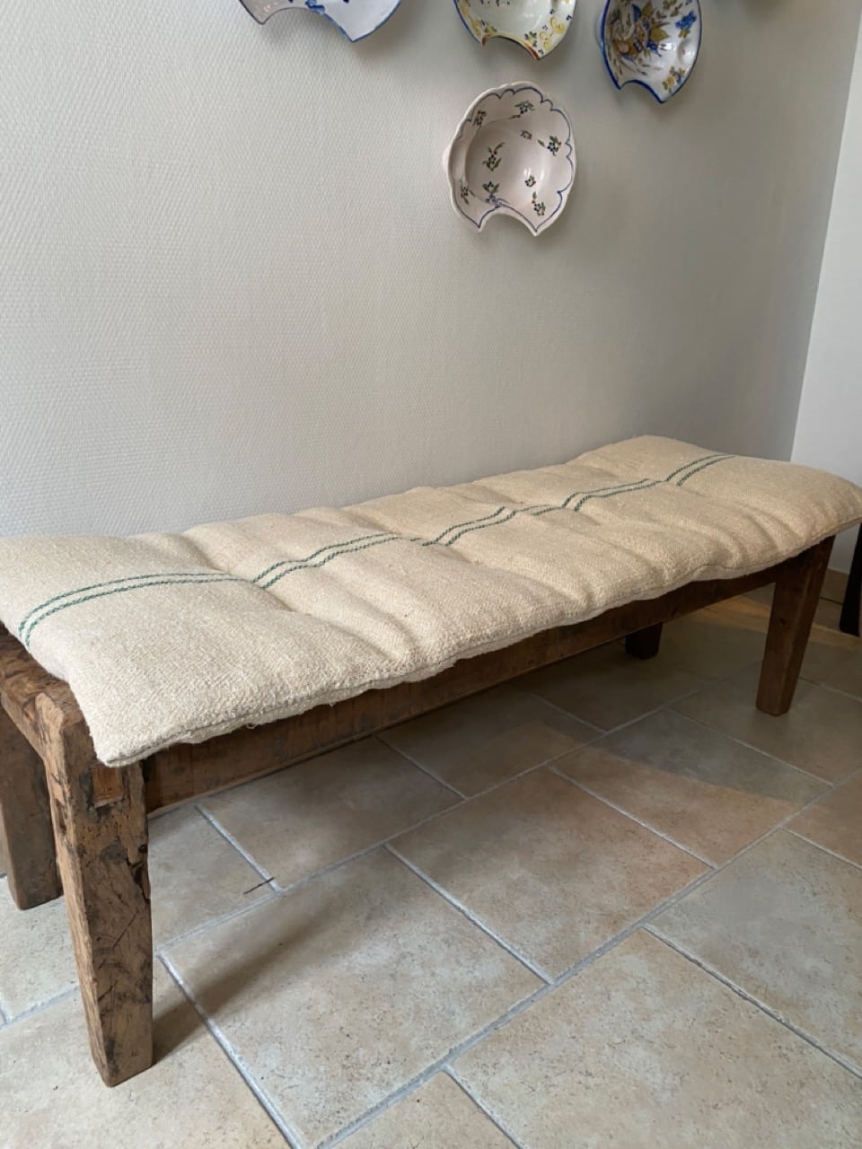 Matelas confectionné en ancien sac de chanvre — lignes vertes — 52 x 131 cm – Image 2