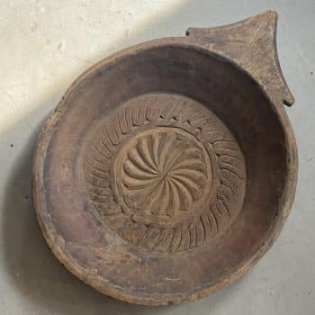 Plateau ancien indien sculpté en bois massif « Tourbillon »