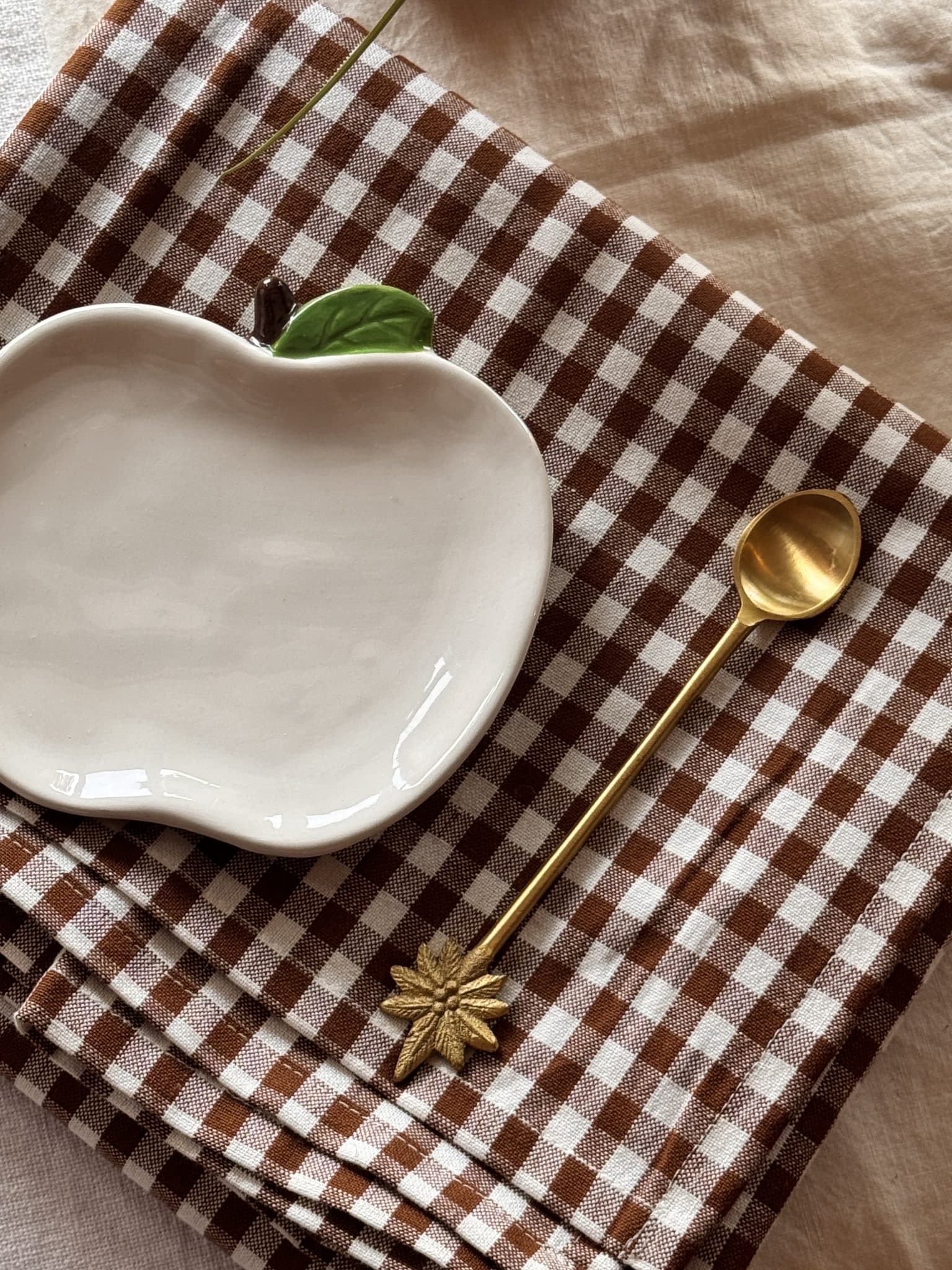 Assiette pomme blanc