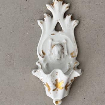 Bénitier ancien en porcelaine