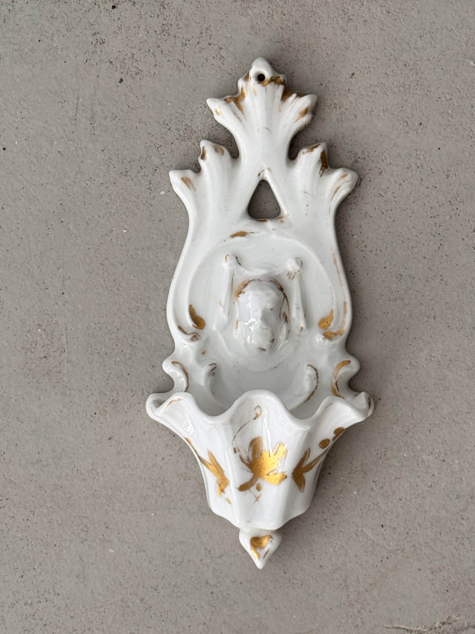 Bénitier ancien en porcelaine – Image 2