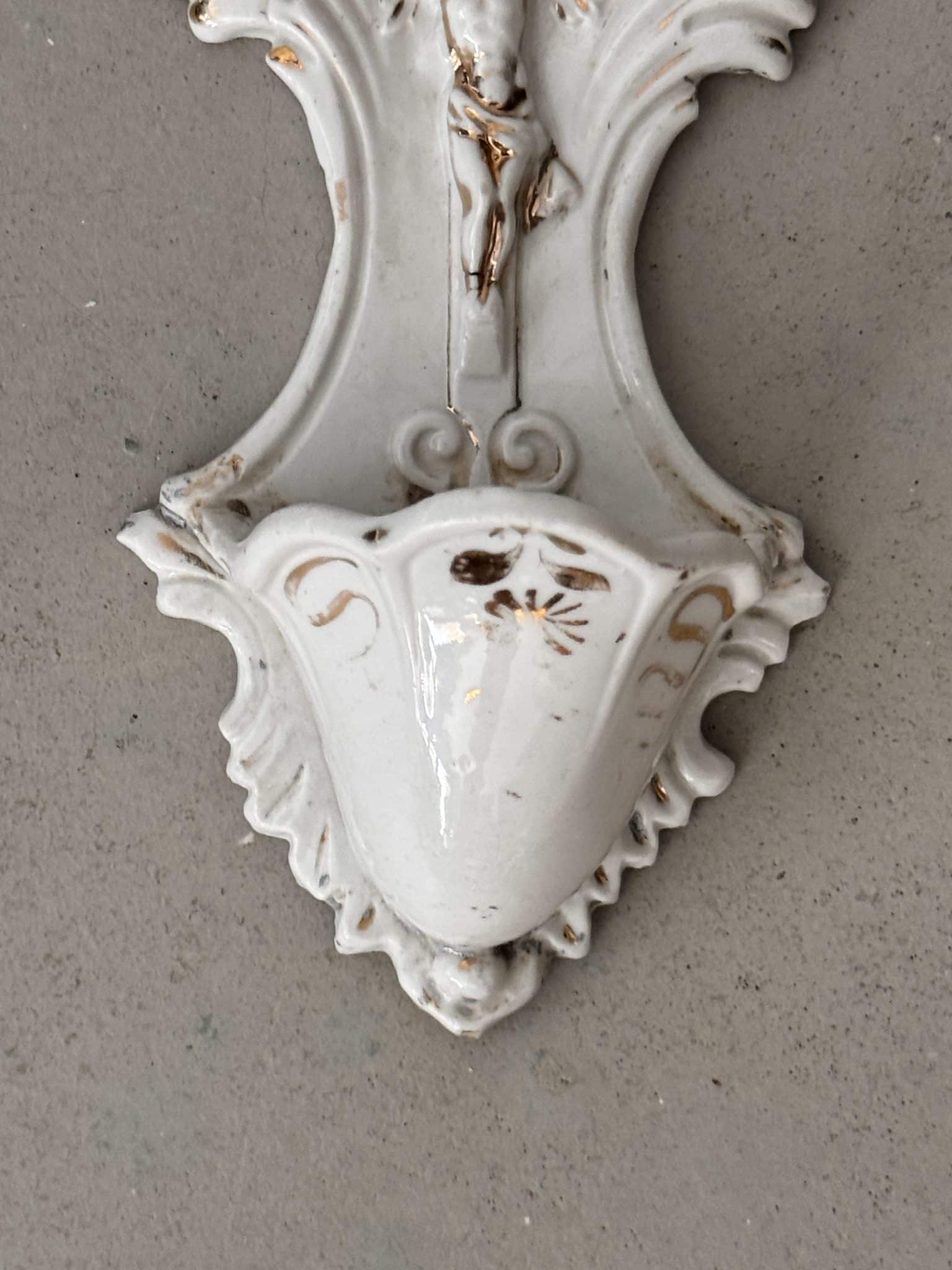 Bénitier ancien en porcelaine – Image 5