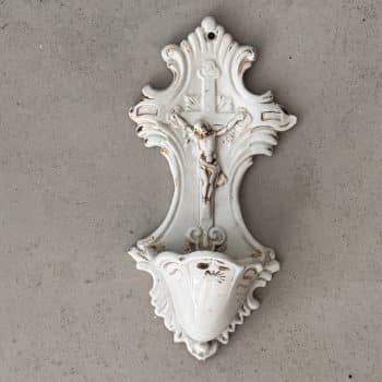 Bénitier ancien en porcelaine