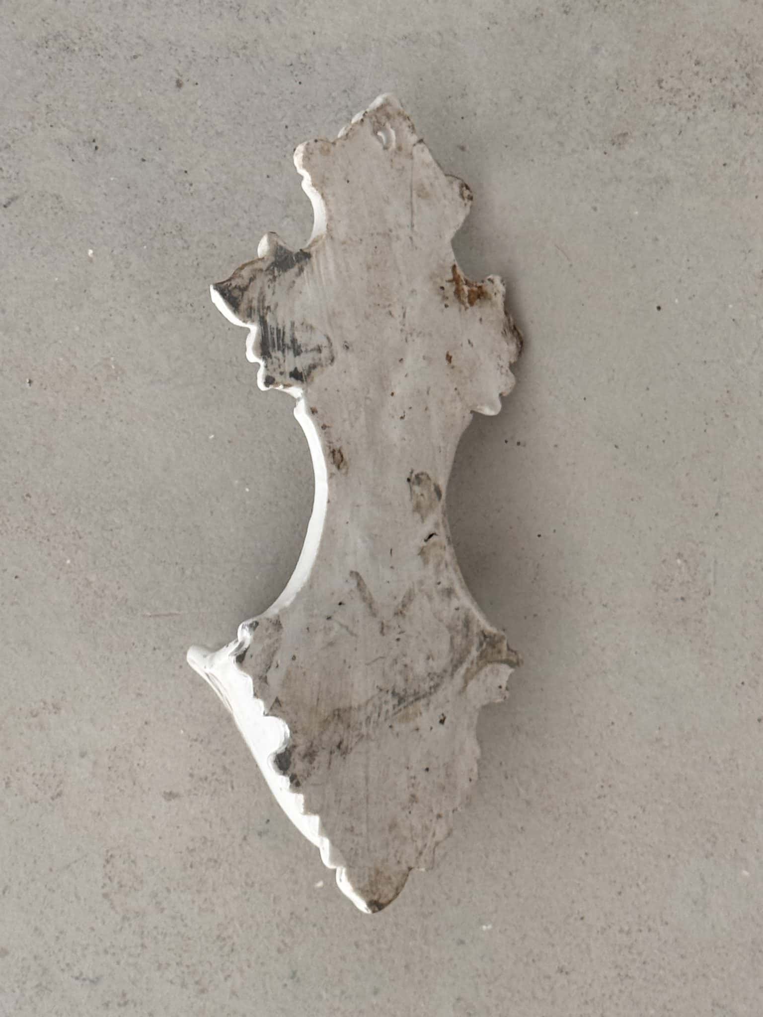 Bénitier ancien en porcelaine – Image 6