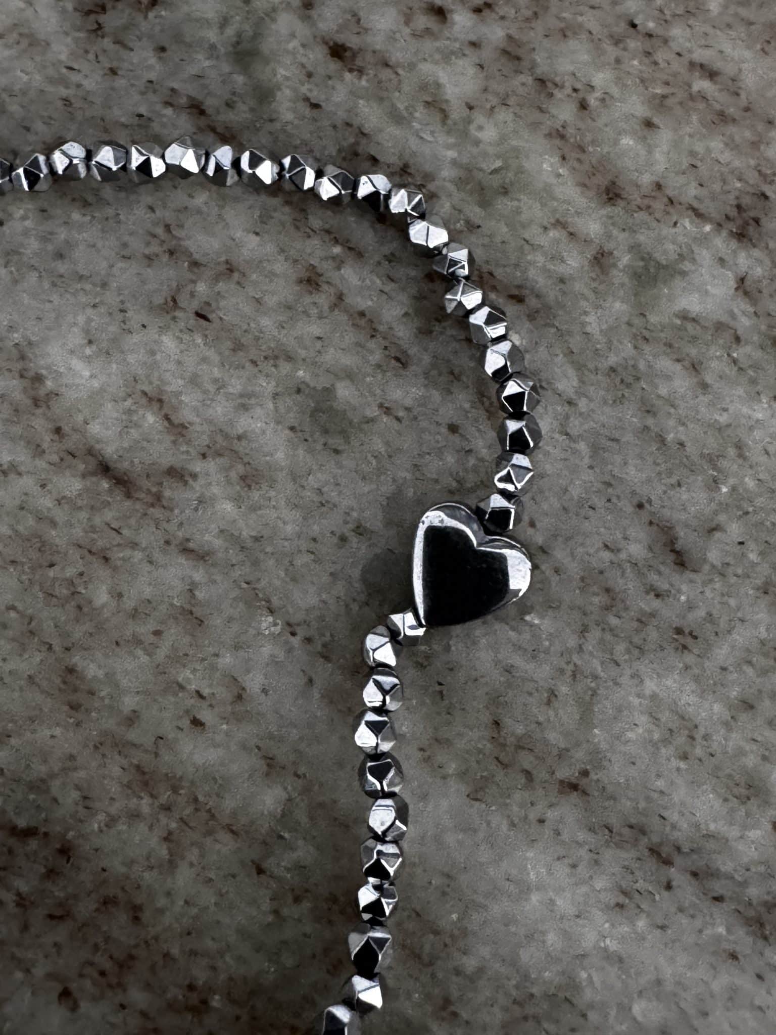 Bracelet Brigitte Hématite argentée • Le monde est stone – Image 4