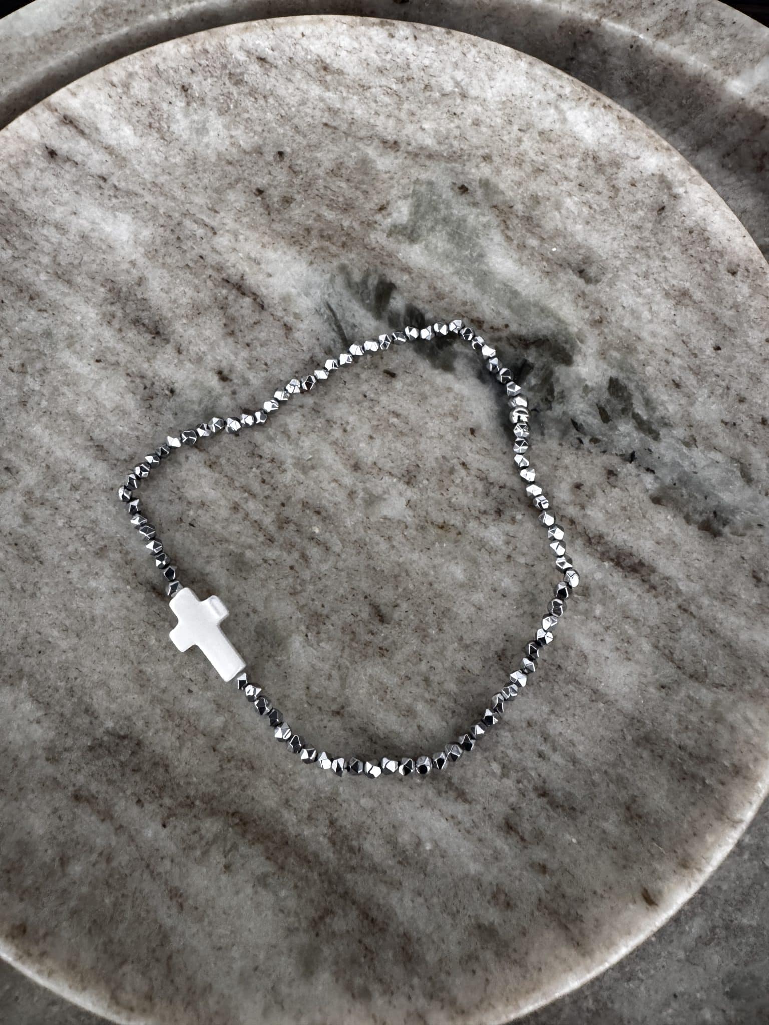 Bracelet Brigitte Hématite argentée & Nacre • Le monde est stone – Image 3