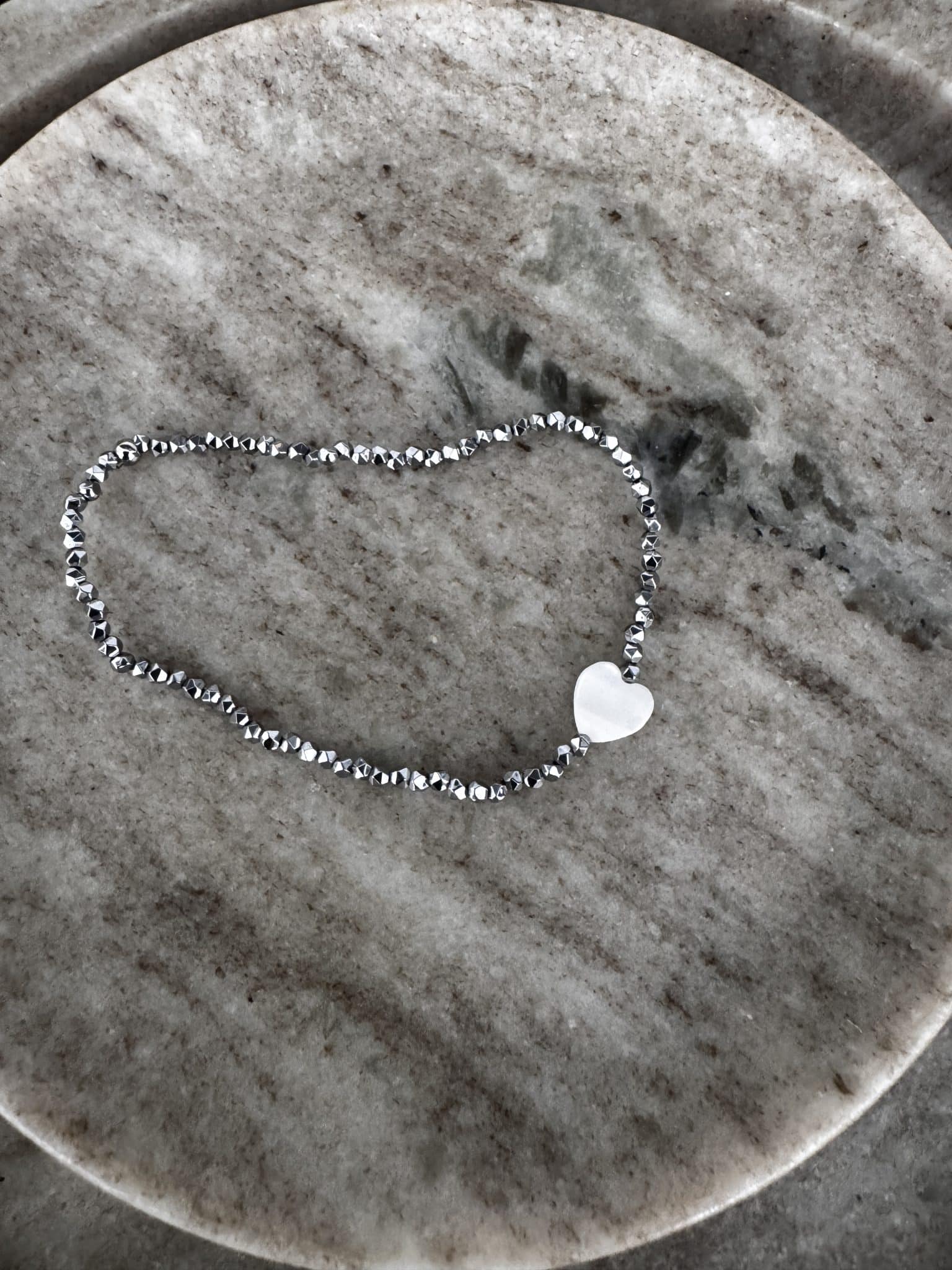 Bracelet Brigitte Hématite argentée & Nacre • Le monde est stone – Image 2