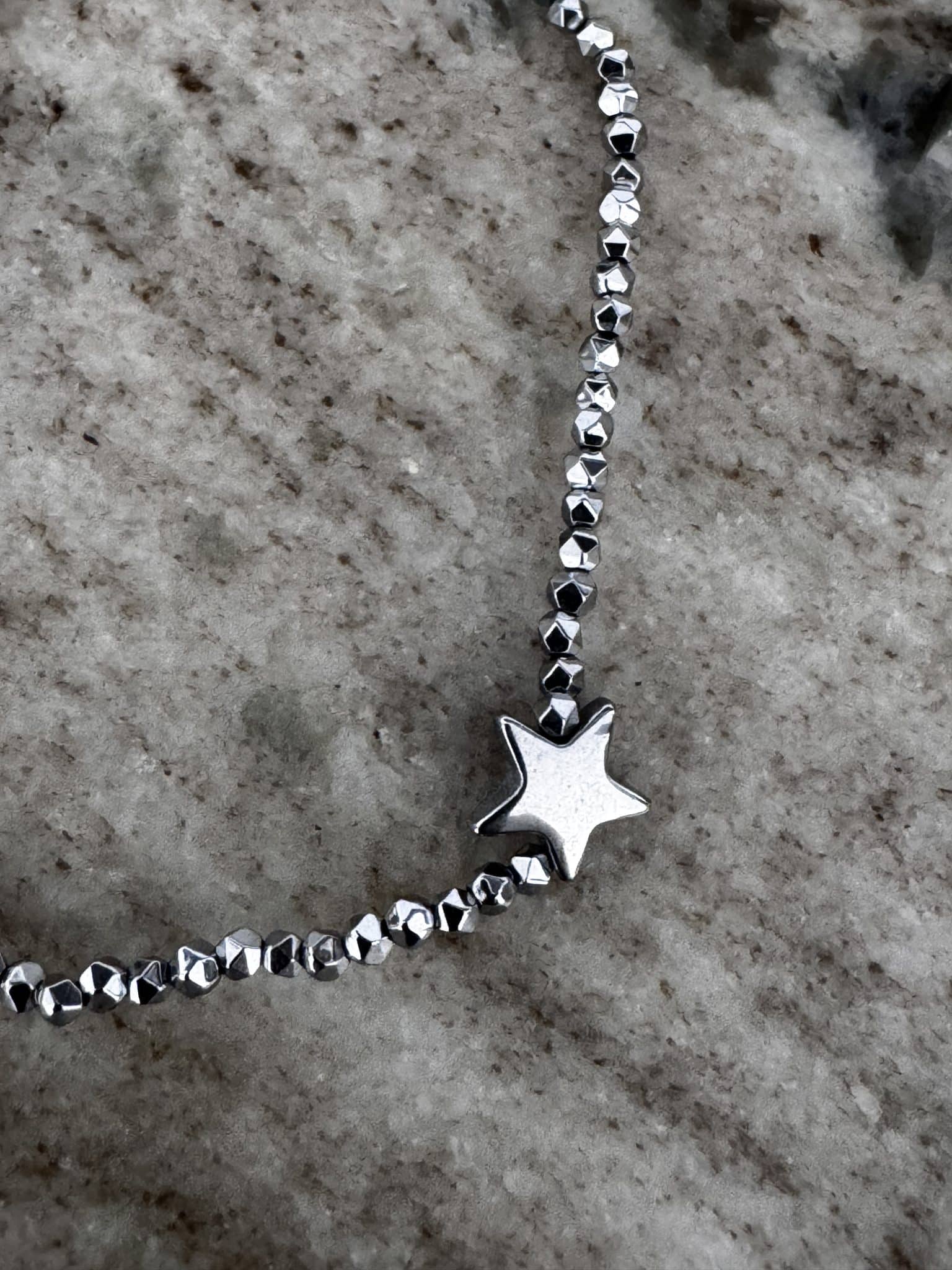 Bracelet Brigitte Hématite argentée • Le monde est stone – Image 6