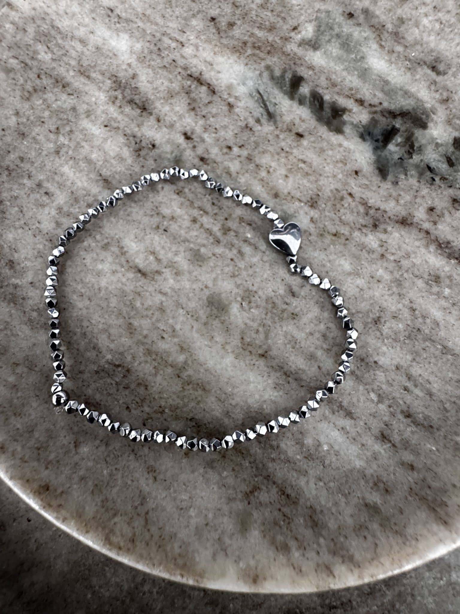 Bracelet Brigitte Hématite argentée • Le monde est stone – Image 2