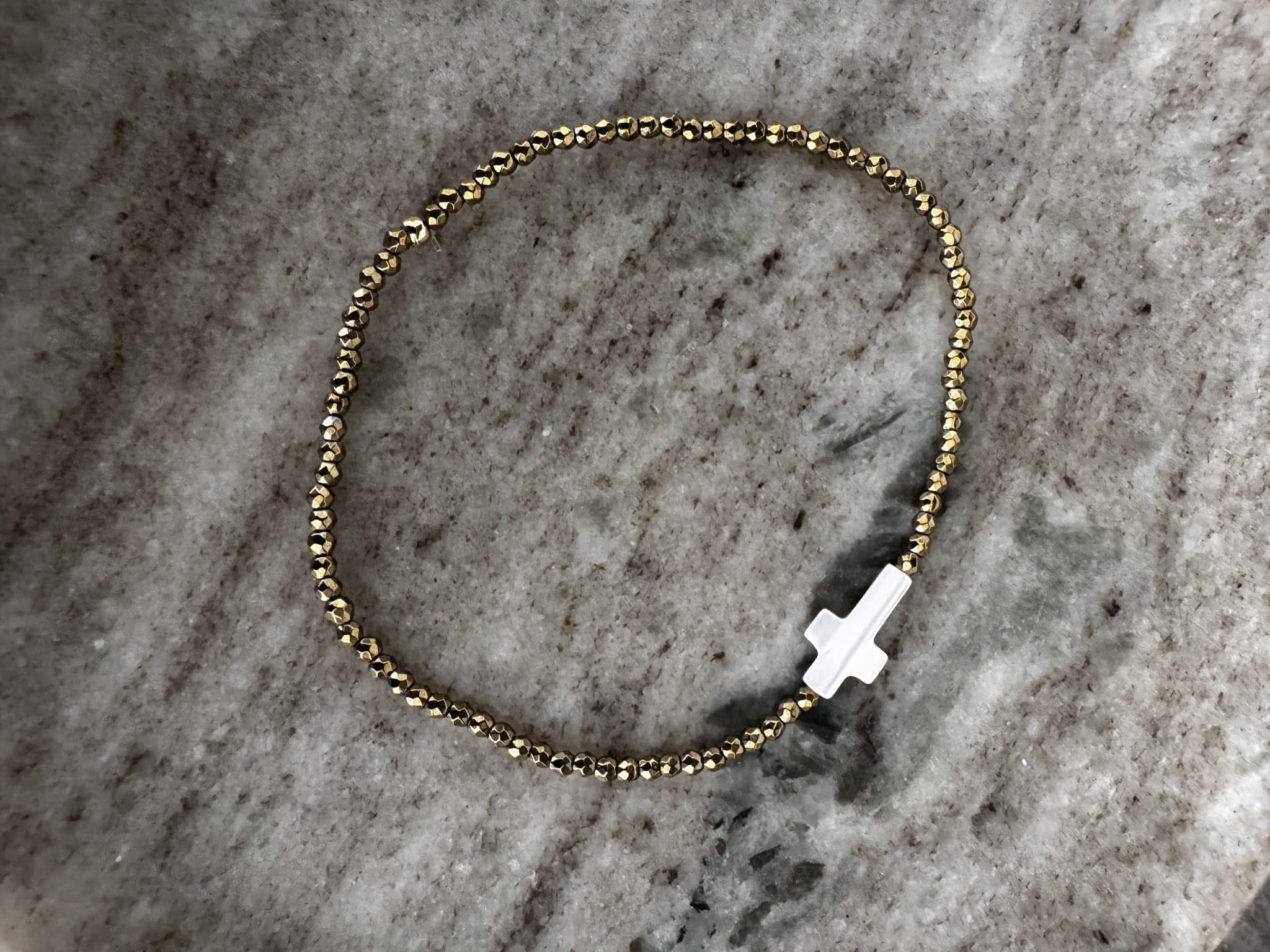 Bracelet Brigitte Hématite dorée & Nacre • Le monde est stone – Image 6