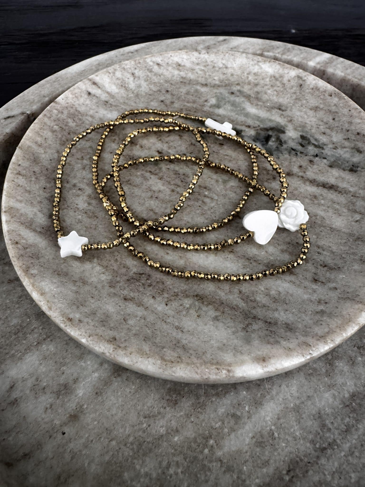 Bracelet Brigitte Hématite dorée & Nacre • Le monde est stone – Image 9