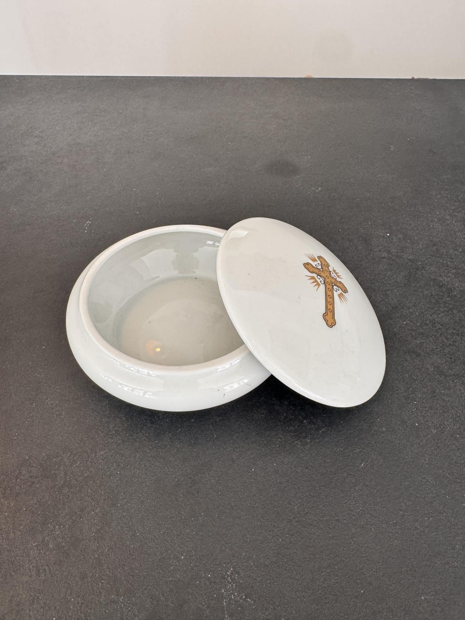Boîte de dévotion ancienne en porcelaine – Image 2