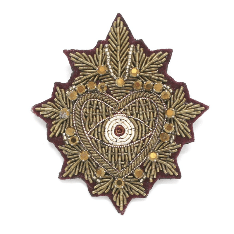 Broche brodée "Cœur et oeil " – Image 3