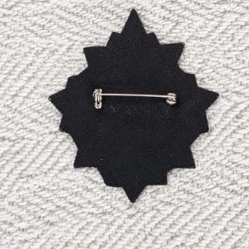 Broche brodée “Cœur et oeil “