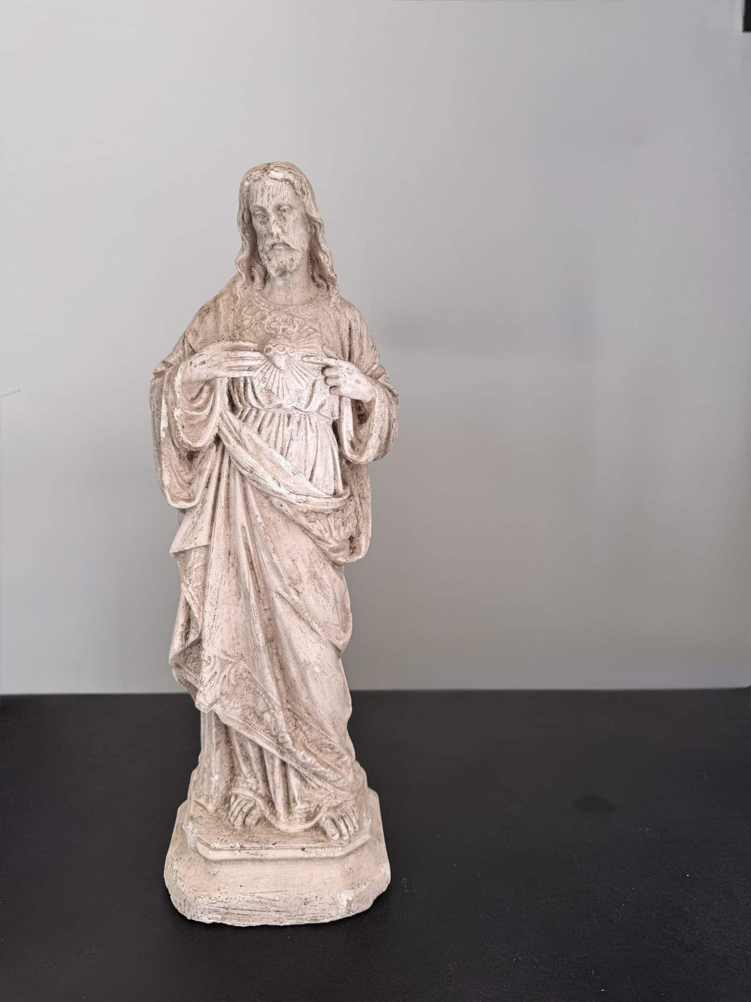 Statue ancienne du Sacré-Cœur de Jésus en plâtre – Image 5