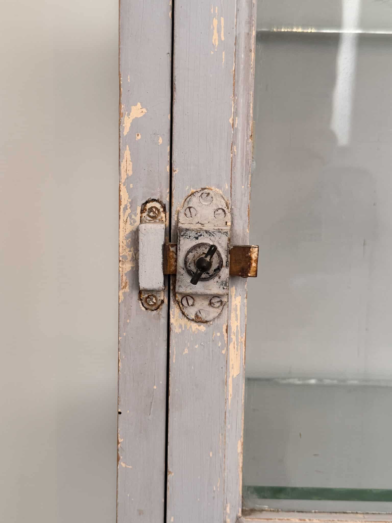 Vitrine ancienne en bois et verre – Image 11