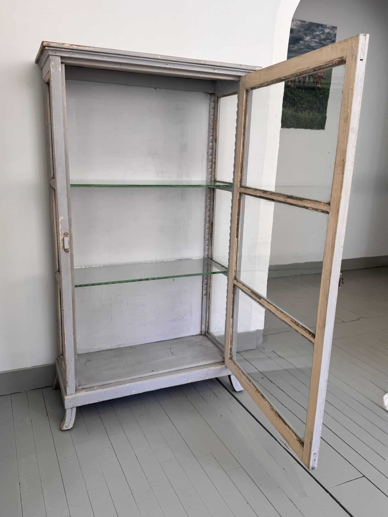 Vitrine ancienne en bois et verre – Image 4