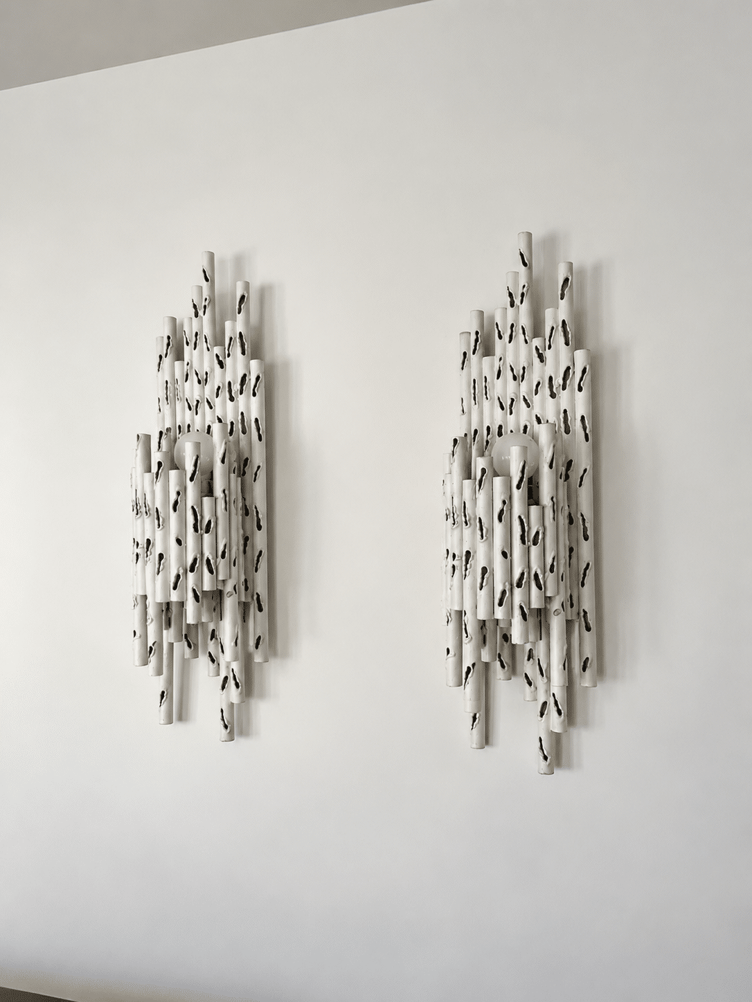 Paire d'appliques Murales Brutalistes attribuées à Marcello Fantoni - Italie, années 1960 – Image 7