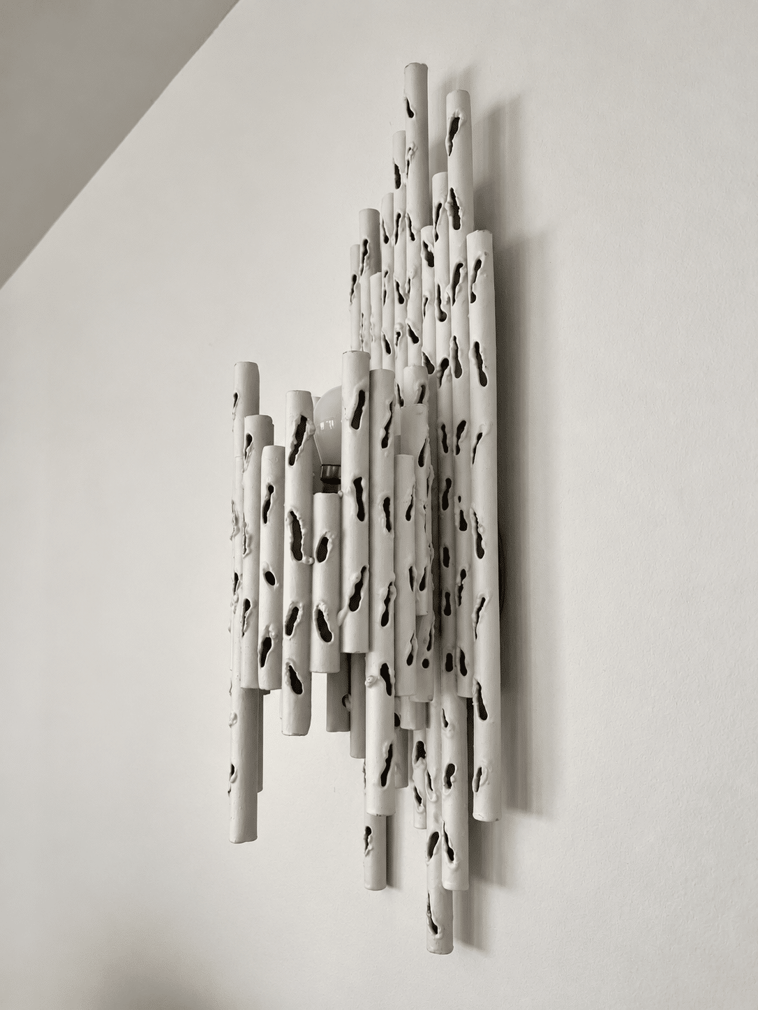 Paire d'appliques Murales Brutalistes attribuées à Marcello Fantoni - Italie, années 1960 – Image 3