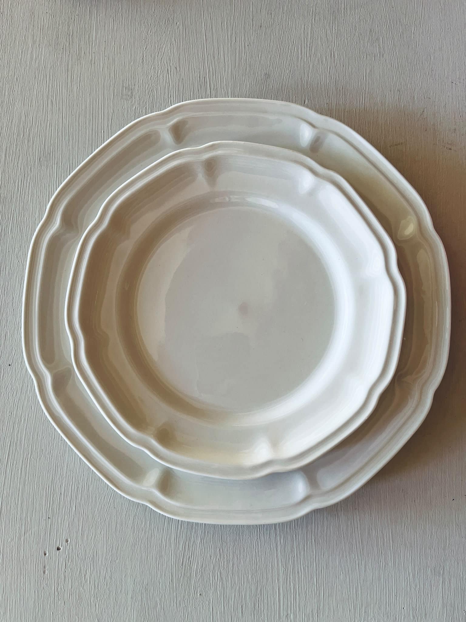Assiette plate blanche à l’ancienne (2 tailles) – Image 2