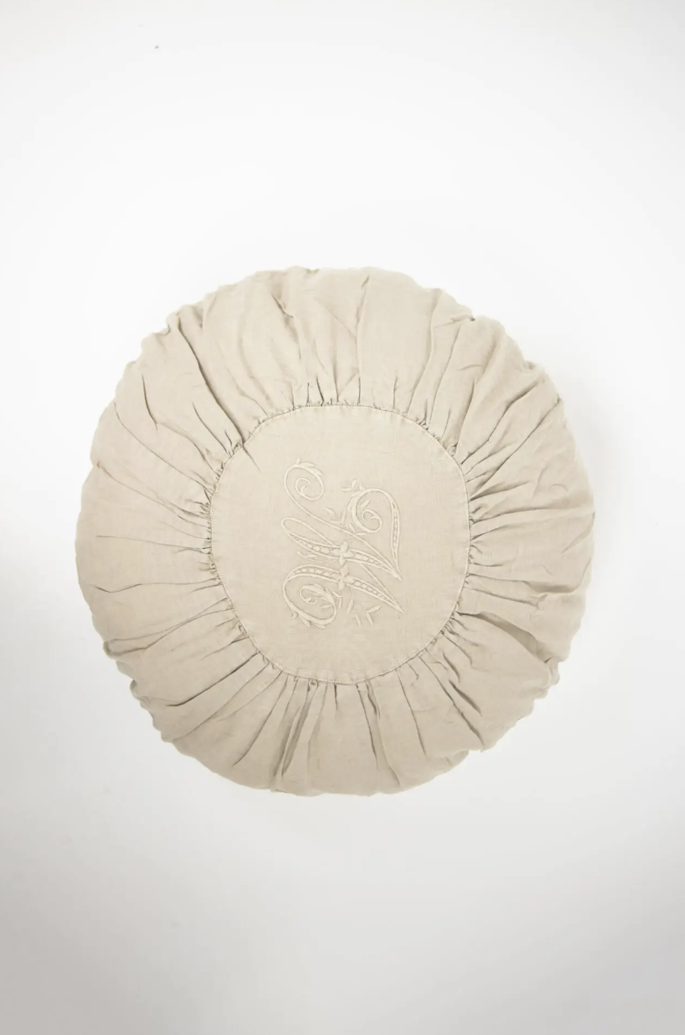 Coussin rond en lin brodé - esprit linge ancien – Image 10