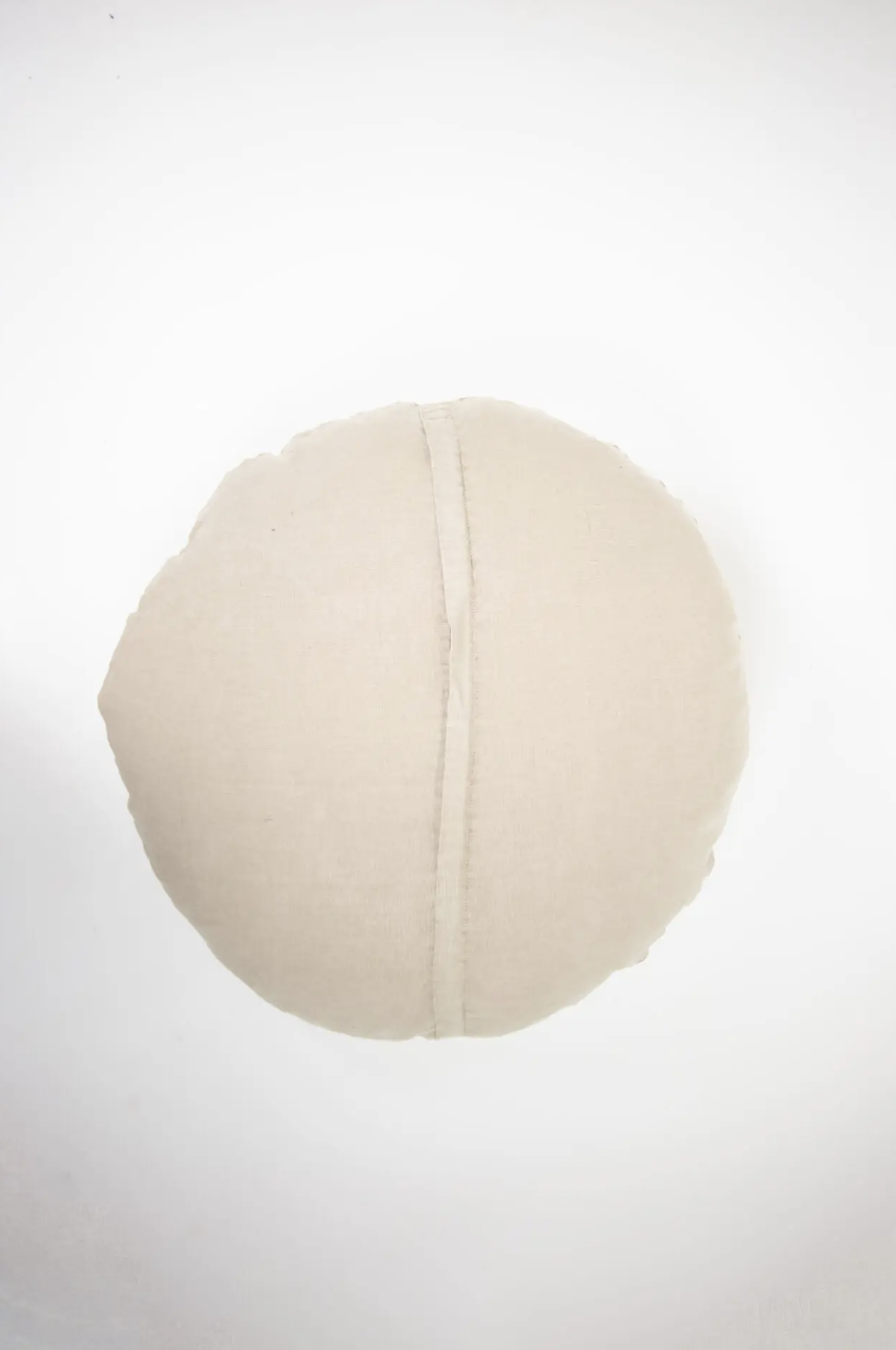 Coussin rond en lin brodé - esprit linge ancien – Image 7