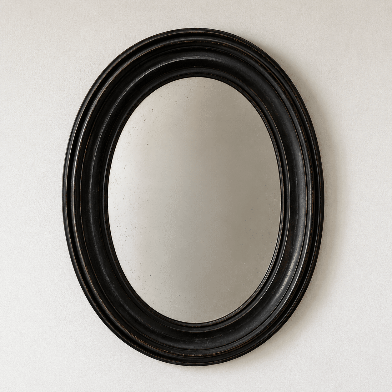 Miroir ovale ancien en bois patiné noir - 53 × 70 cm – Image 2