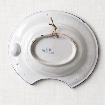 Plat à barbe ancien, bouquet champêtre