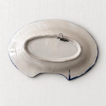 Plat à barbe ancien, décor bleu cobalt