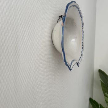 Plat à barbe en faïence, décor bleu – fin XVIIIe / début XIXe
