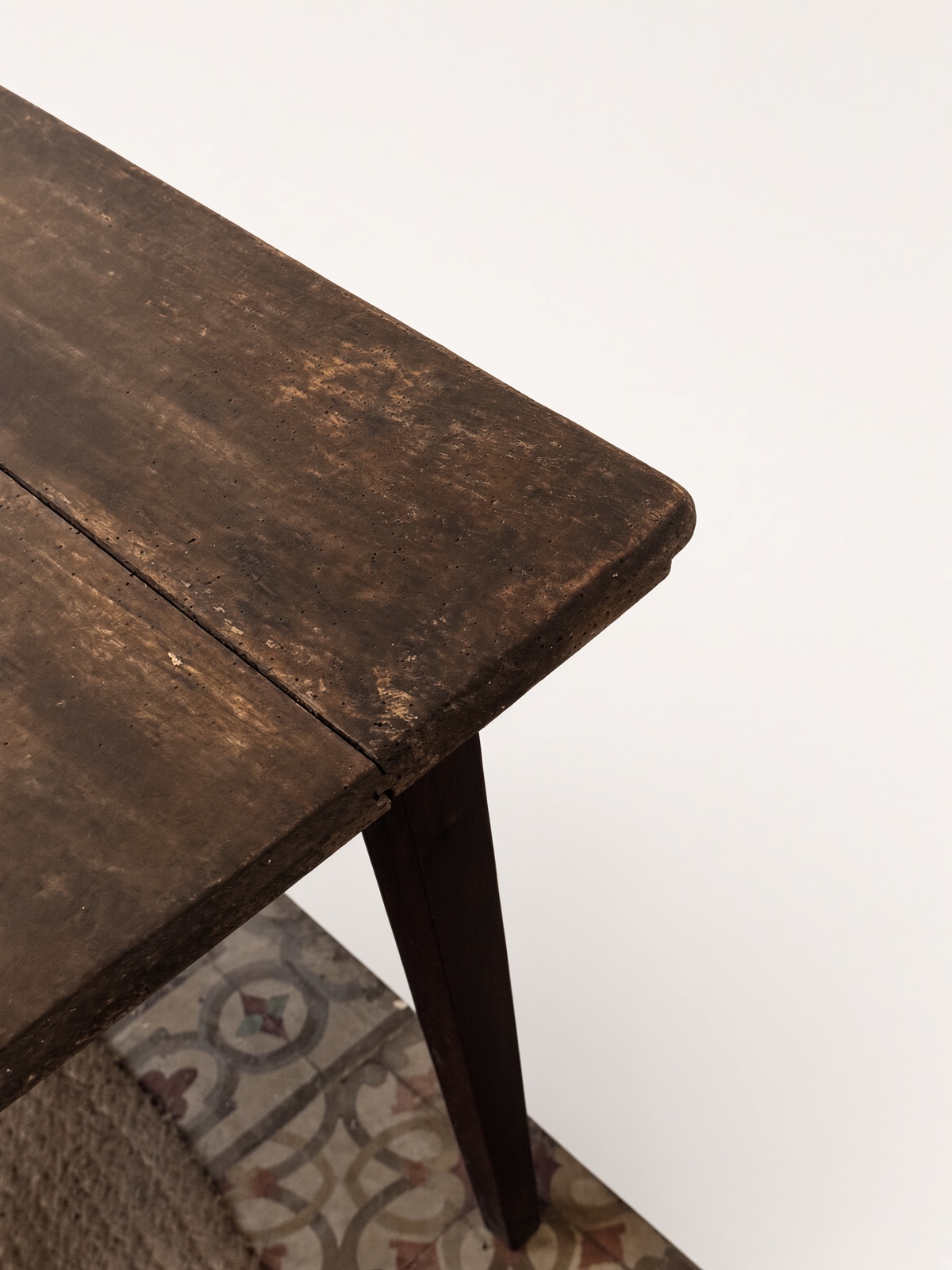 Table de ferme étroite ancienne en bois – Image 3