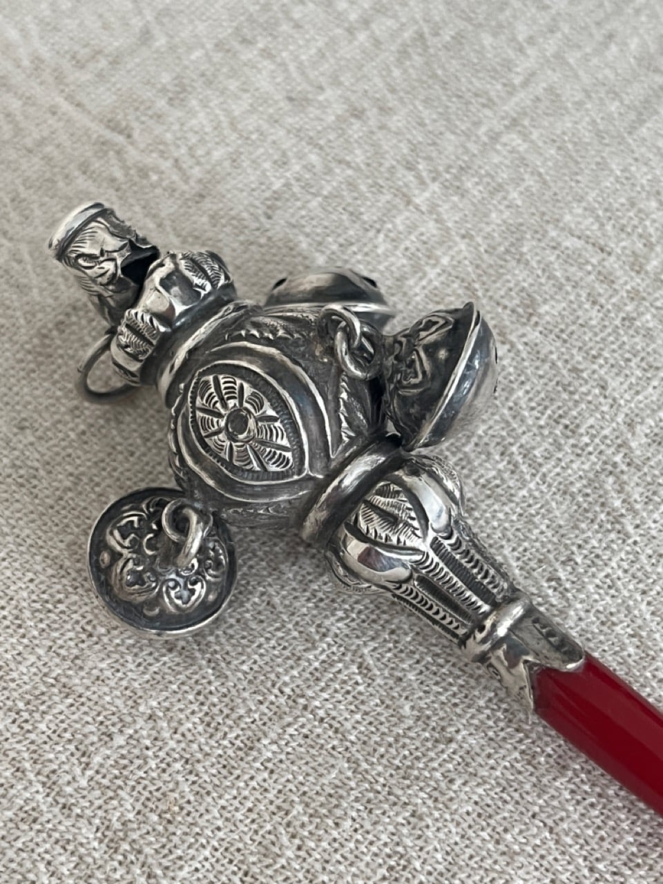 Hochet ancien en argent 925 et corail – Birmingham, 1891 – Image 2