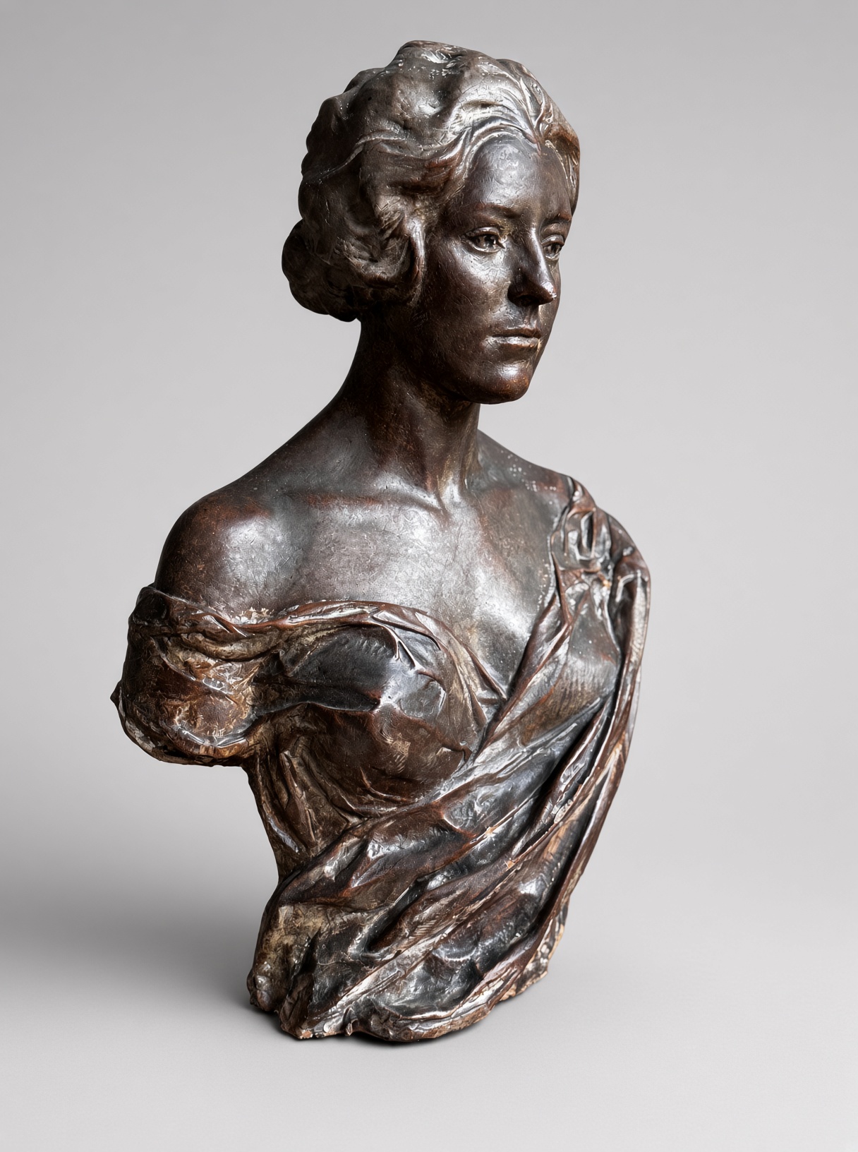 Buste de la reine Astrid de Belgique de Pierre-Henri Van Perck (terre cuite patinée) – Image 3
