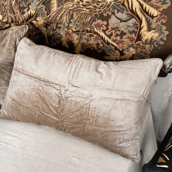 Grande housse de coussin en velours côtelé – 50 × 80 cm