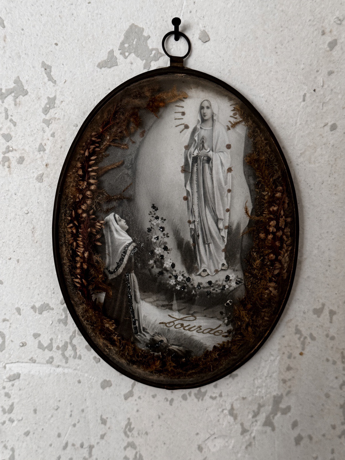Petit cadre ovale sous verre bombé - Notre-Dame de Lourdes – Image 5