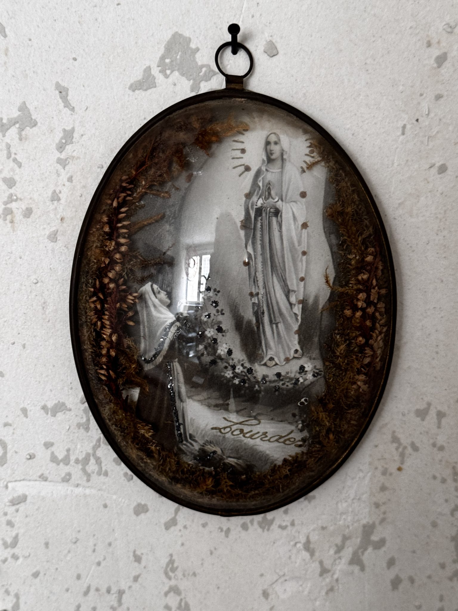 Petit cadre ovale sous verre bombé - Notre-Dame de Lourdes – Image 6