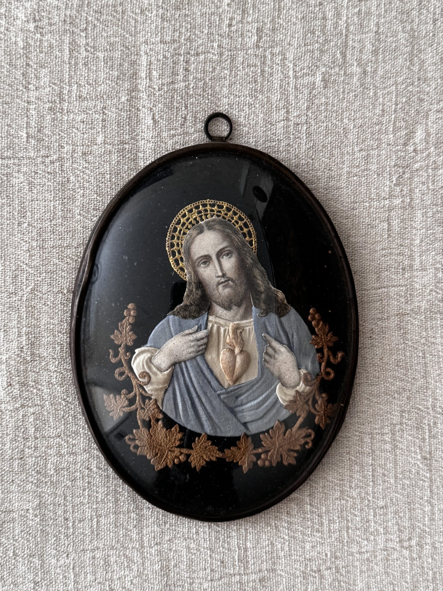 Petit cadre ovale sous verre bombé - Sacré-Cœur de Jésus – Image 4